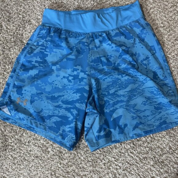 Under Armour Speedpocket Shorts Womens Medium Blue Camo Fitted Running SS 2023 - Picture 1 of 12